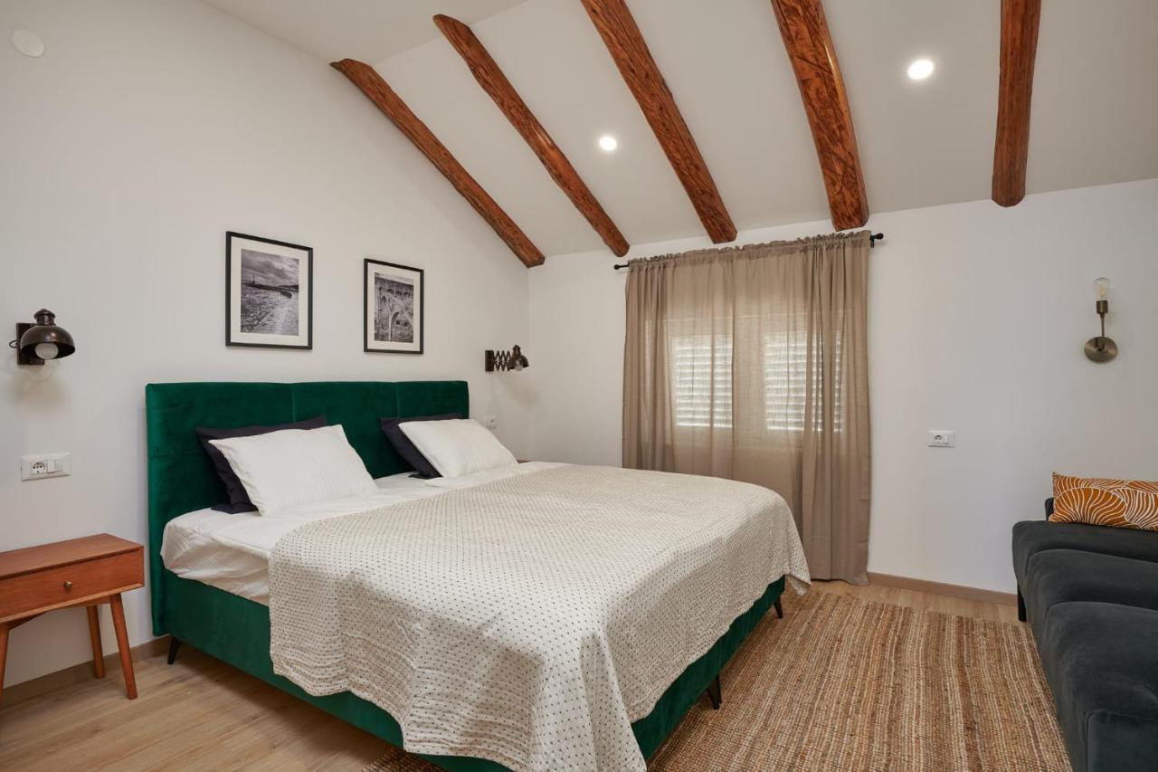 Apartments Maruna 챠브타트 외부 사진