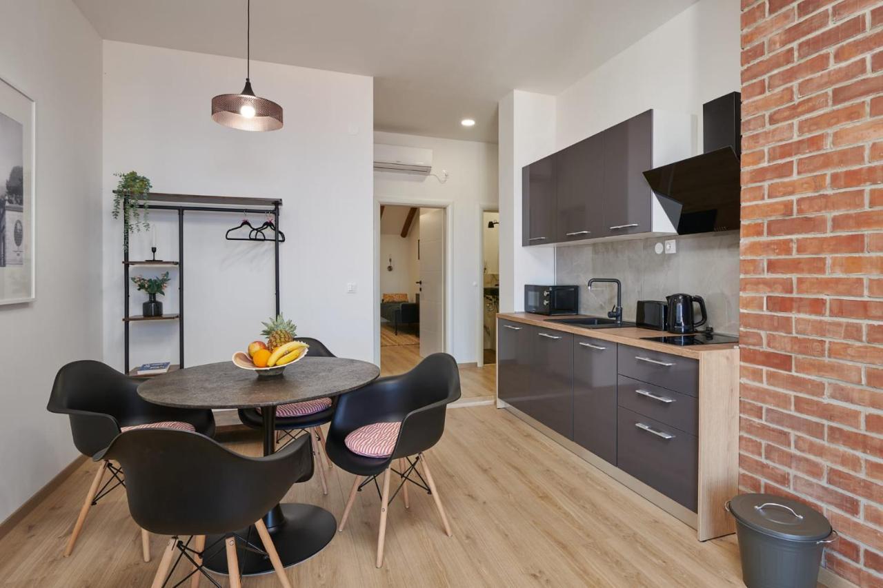 Apartments Maruna 챠브타트 외부 사진