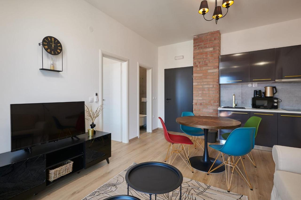 Apartments Maruna 챠브타트 외부 사진